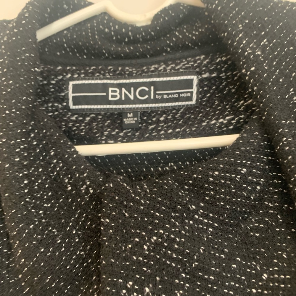 BNCI by blanc noir. Black and white jacket (could be used like a blazer) zipper